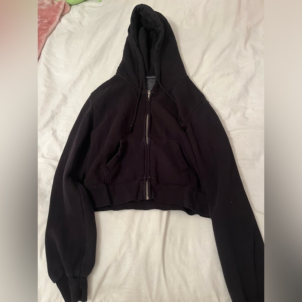black brandy melville zip up hoodie